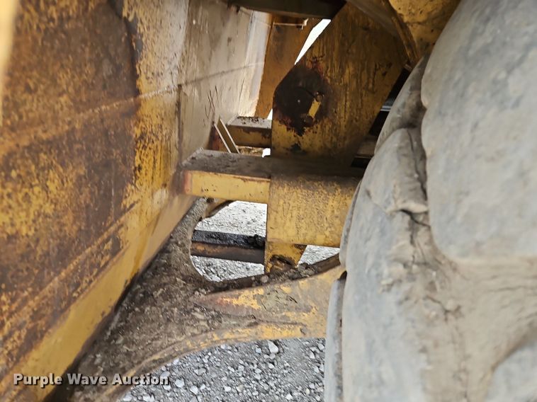 image for item DR8537 1988 Caterpillar  615C conventional scraper 