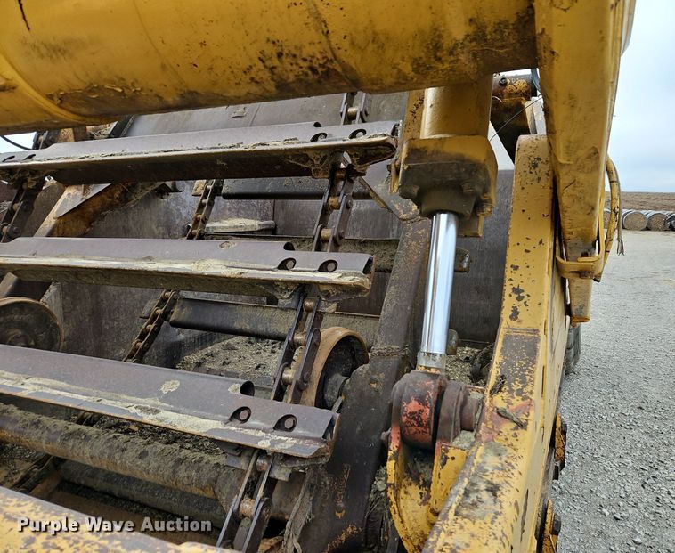 image for item DR8537 1988 Caterpillar  615C conventional scraper 