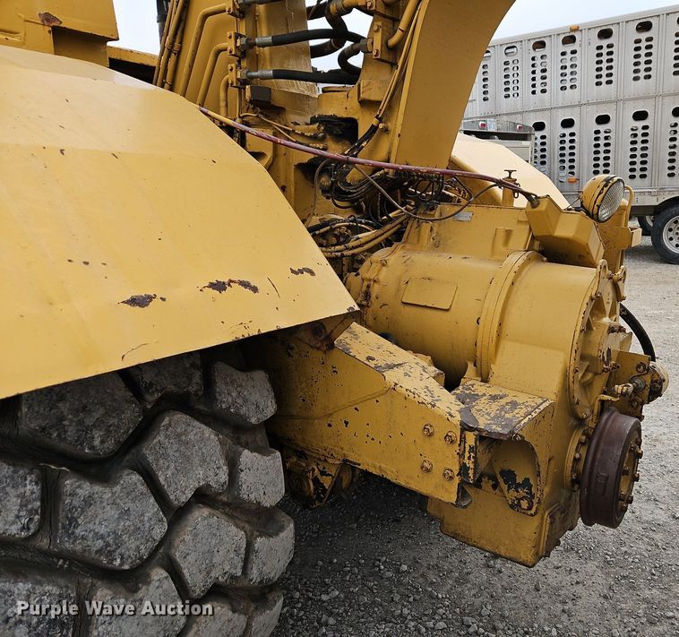 image for item DR8537 1988 Caterpillar  615C conventional scraper 