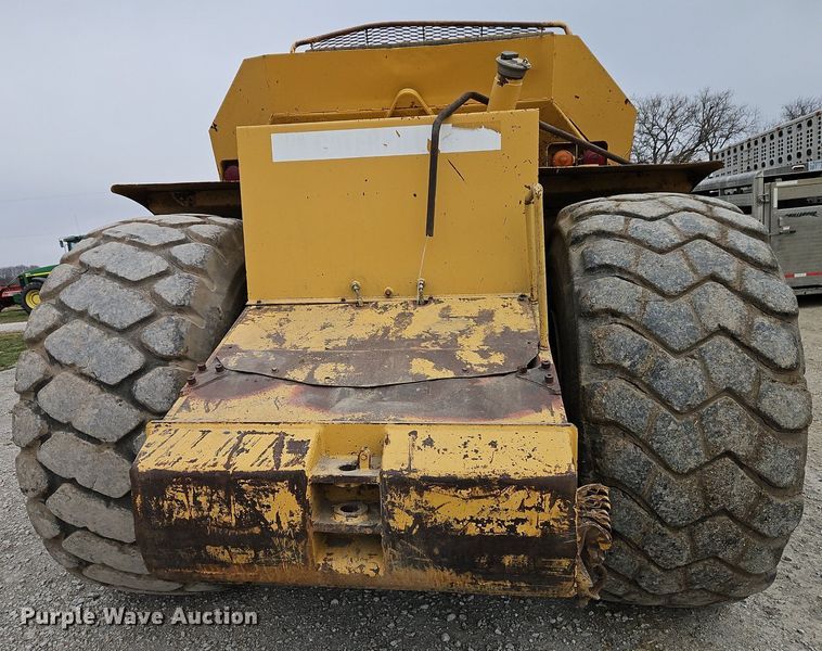 image for item DR8537 1988 Caterpillar  615C conventional scraper 