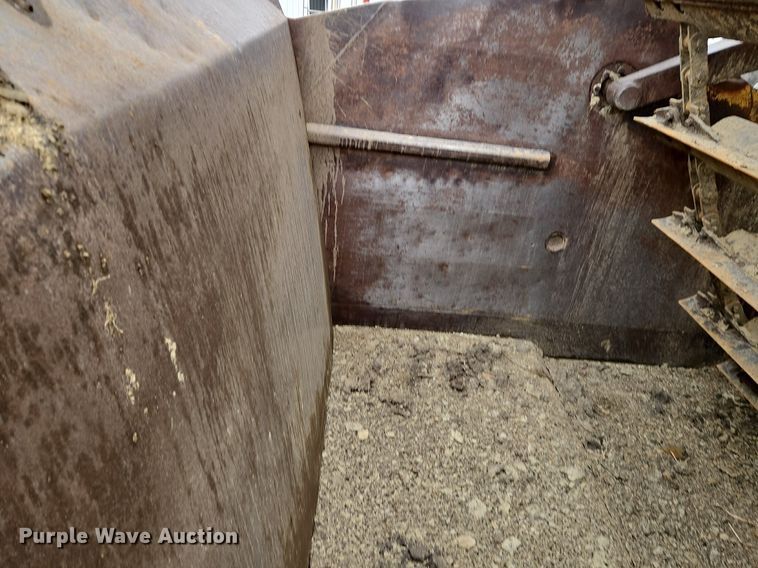 image for item DR8537 1988 Caterpillar  615C conventional scraper 