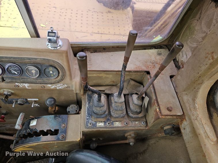 image for item DR8537 1988 Caterpillar  615C conventional scraper 