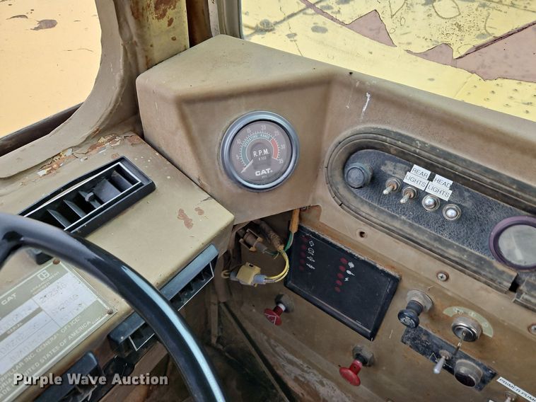 image for item DR8537 1988 Caterpillar  615C conventional scraper 