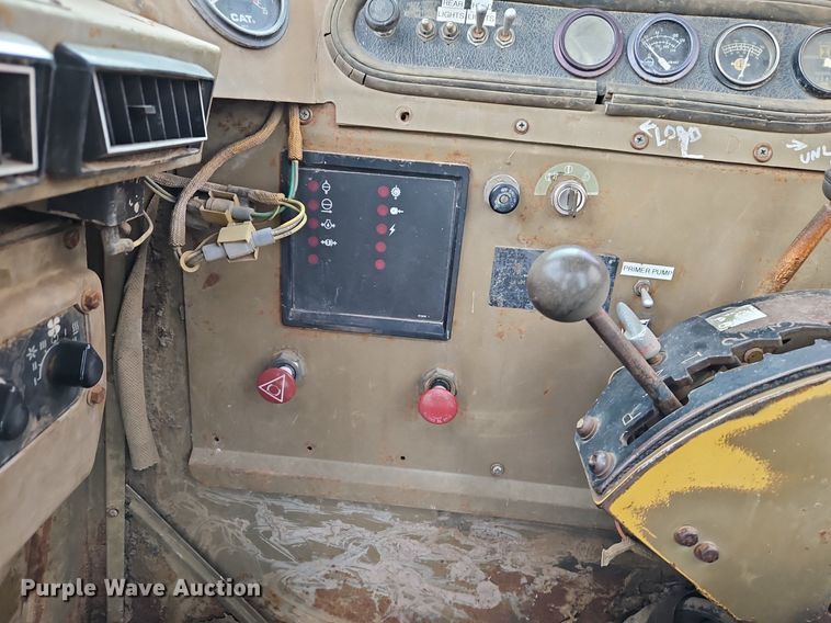 image for item DR8537 1988 Caterpillar  615C conventional scraper 