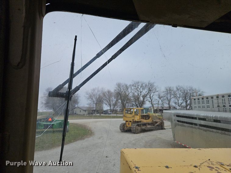 image for item DR8537 1988 Caterpillar  615C conventional scraper 