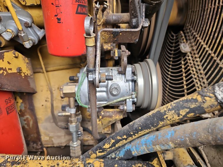 image for item DR8537 1988 Caterpillar  615C conventional scraper 