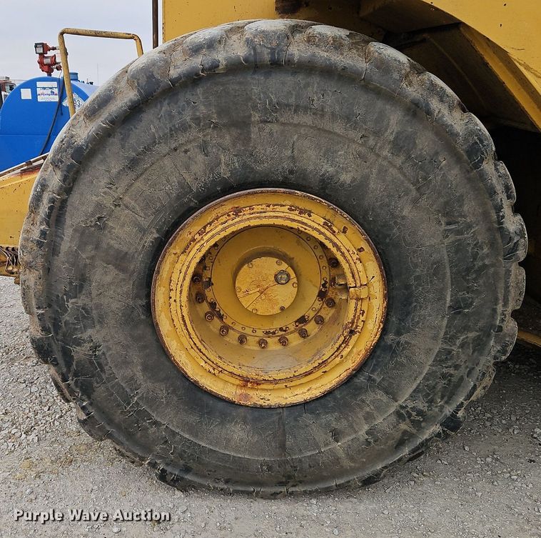 image for item DR8537 1988 Caterpillar  615C conventional scraper 