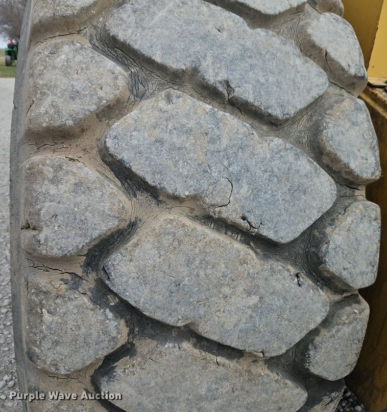 image for item DR8537 1988 Caterpillar  615C conventional scraper 