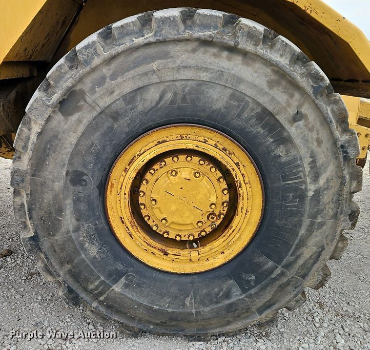 image for item DR8537 1988 Caterpillar  615C conventional scraper 
