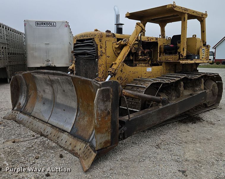 image for item DR8538 1972 Caterpillar  D8H dozer