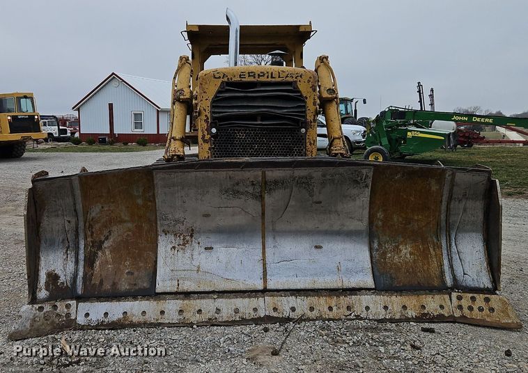 image for item DR8538 1972 Caterpillar  D8H dozer