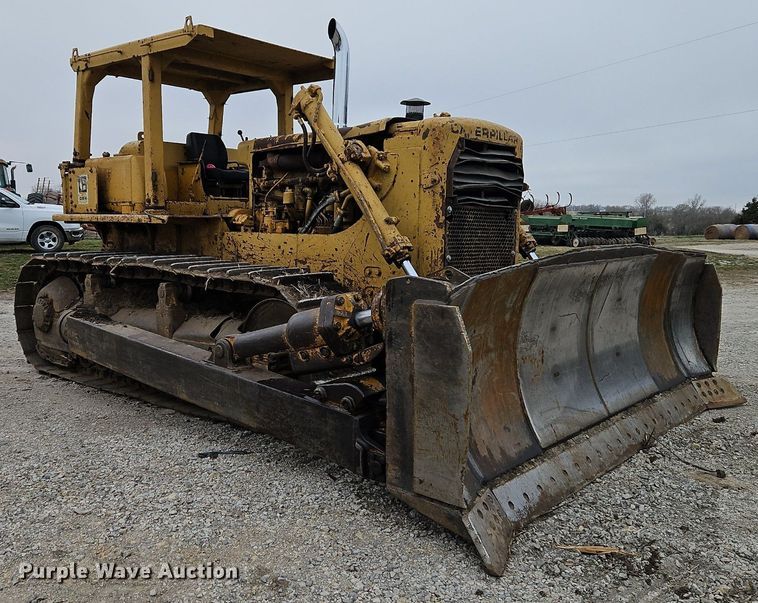 image for item DR8538 1972 Caterpillar  D8H dozer