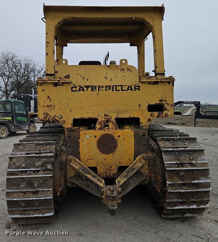 image for item DR8538 1972 Caterpillar  D8H dozer