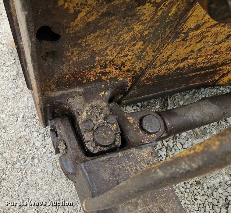 image for item DR8538 1972 Caterpillar  D8H dozer