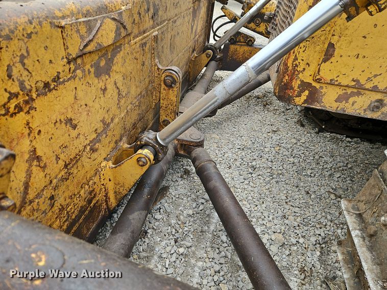 image for item DR8538 1972 Caterpillar  D8H dozer