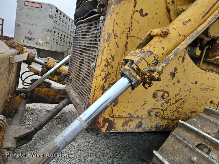 image for item DR8538 1972 Caterpillar  D8H dozer