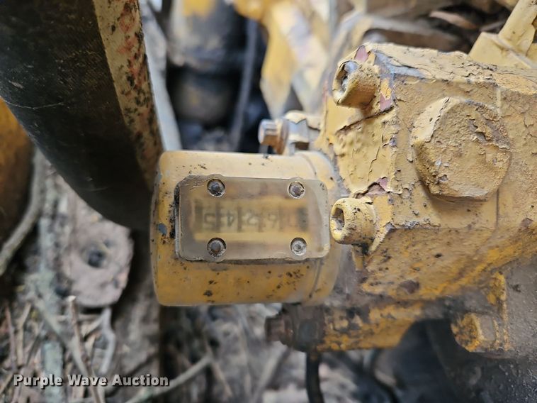 image for item DR8538 1972 Caterpillar  D8H dozer