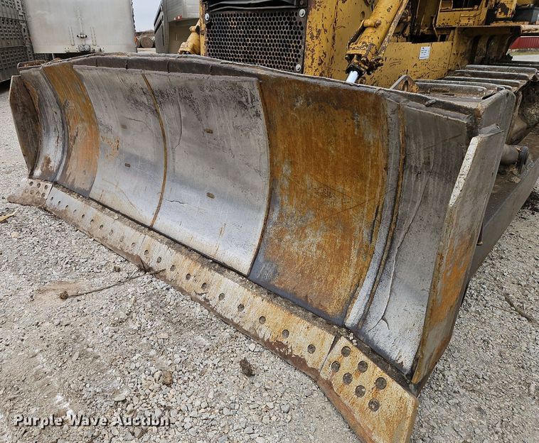 image for item DR8538 1972 Caterpillar  D8H dozer