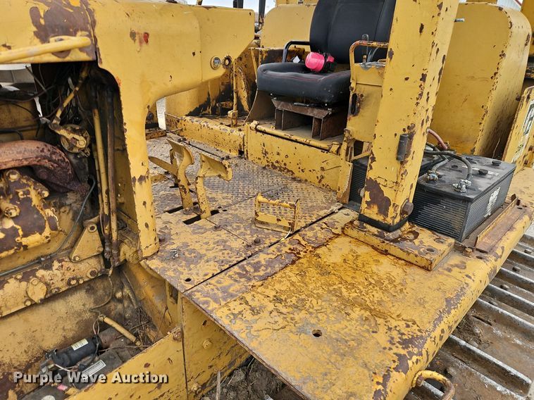 image for item DR8538 1972 Caterpillar  D8H dozer