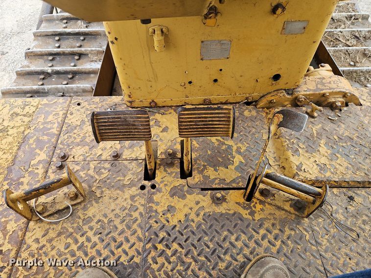 image for item DR8538 1972 Caterpillar  D8H dozer