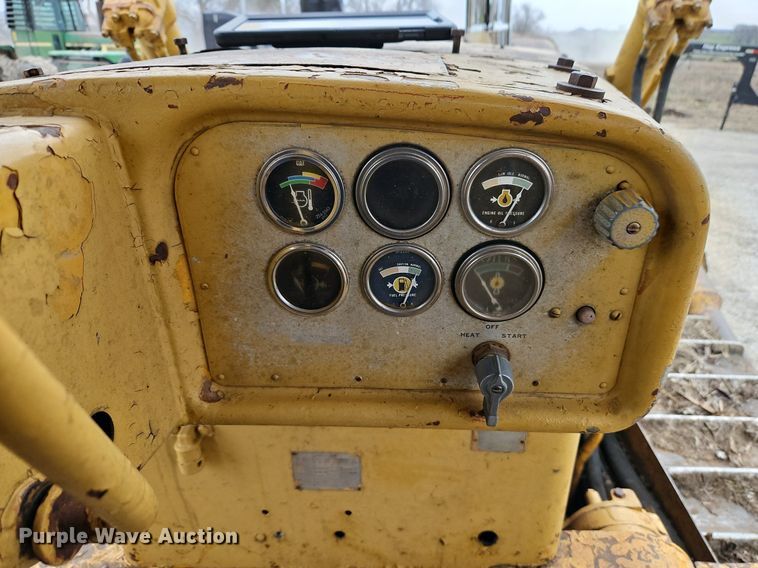 image for item DR8538 1972 Caterpillar  D8H dozer