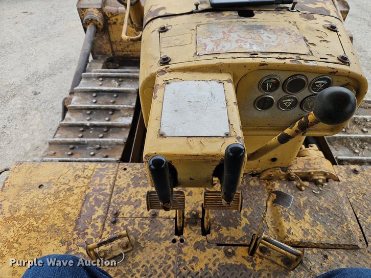 image for item DR8538 1972 Caterpillar  D8H dozer