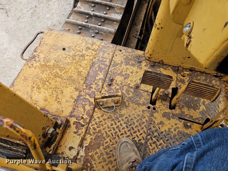 image for item DR8538 1972 Caterpillar  D8H dozer