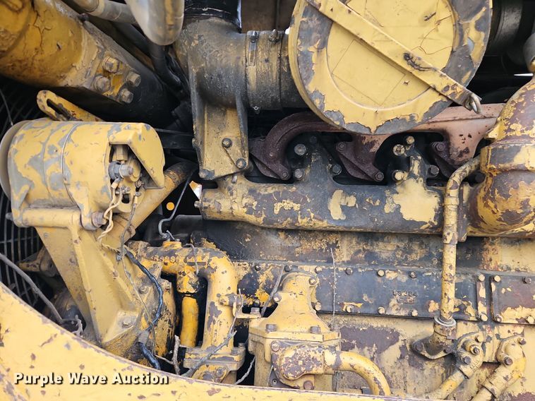 image for item DR8538 1972 Caterpillar  D8H dozer