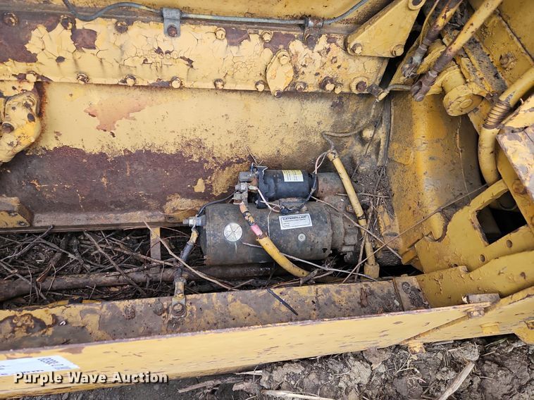 image for item DR8538 1972 Caterpillar  D8H dozer