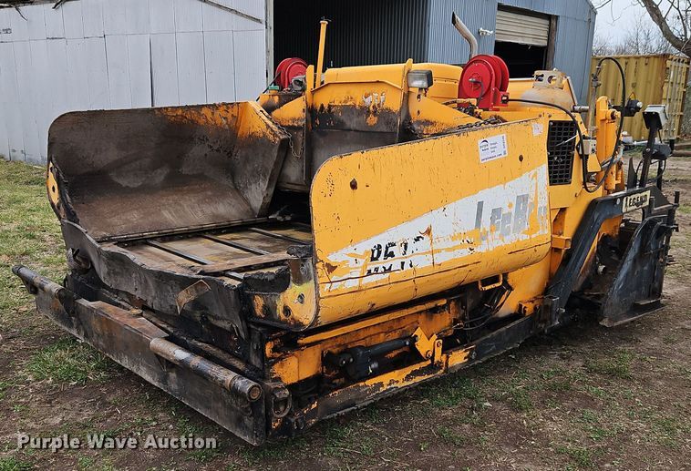 image for item DR8546 2005 LeeBoy L8515 T paver