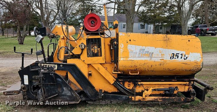 image for item DR8546 2005 LeeBoy L8515 T paver