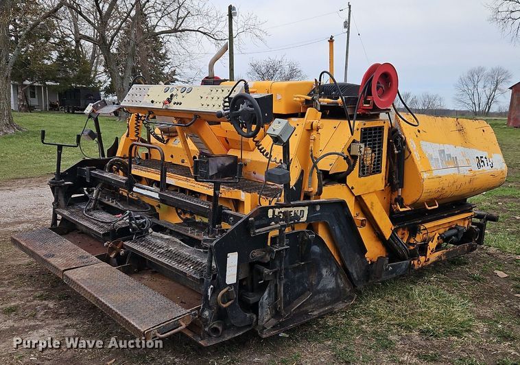 image for item DR8546 2005 LeeBoy L8515 T paver