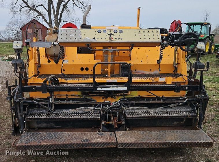 image for item DR8546 2005 LeeBoy L8515 T paver