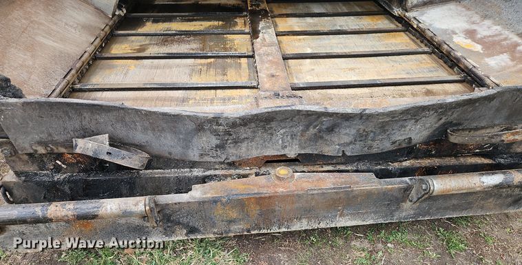 image for item DR8546 2005 LeeBoy L8515 T paver