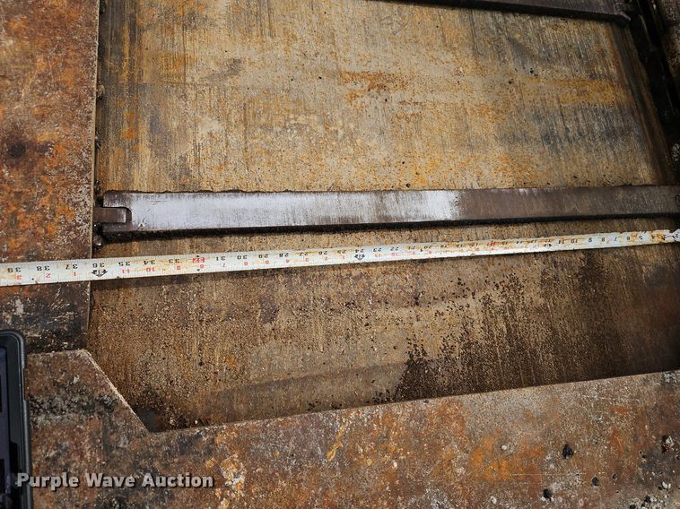 image for item DR8546 2005 LeeBoy L8515 T paver