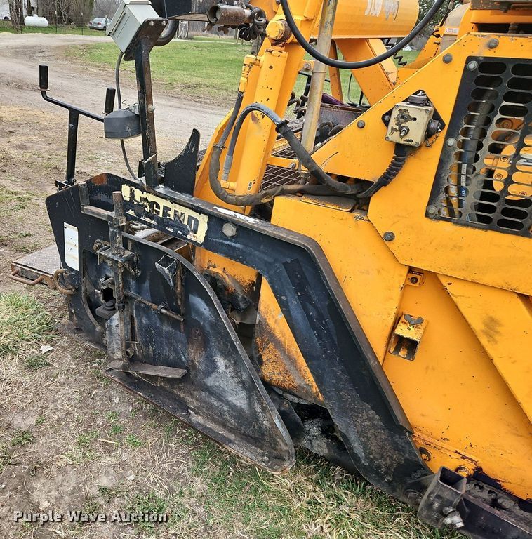 image for item DR8546 2005 LeeBoy L8515 T paver