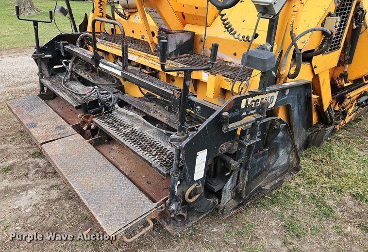 image for item DR8546 2005 LeeBoy L8515 T paver