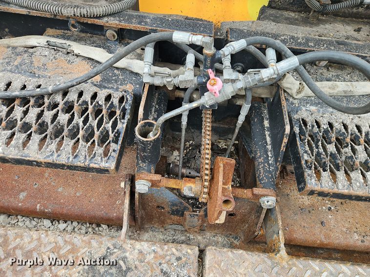 image for item DR8546 2005 LeeBoy L8515 T paver