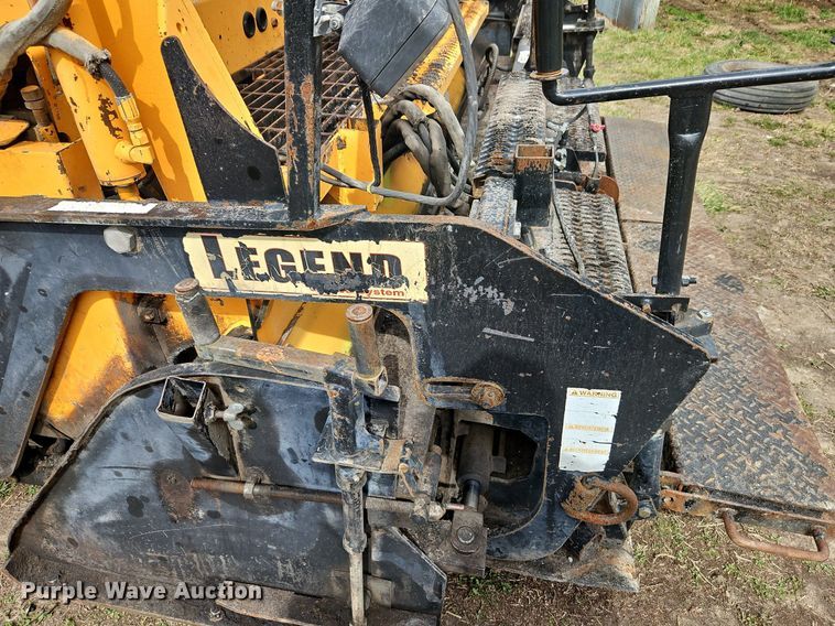 image for item DR8546 2005 LeeBoy L8515 T paver