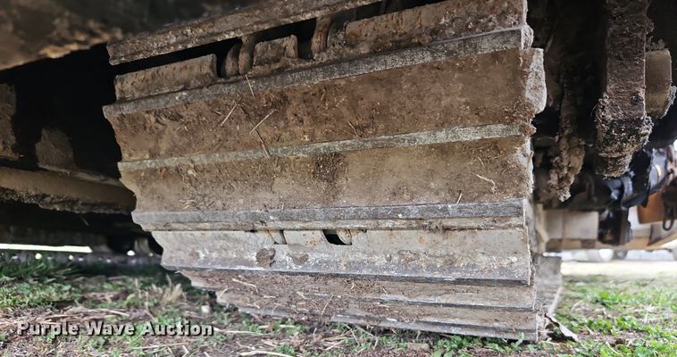 image for item DR8546 2005 LeeBoy L8515 T paver