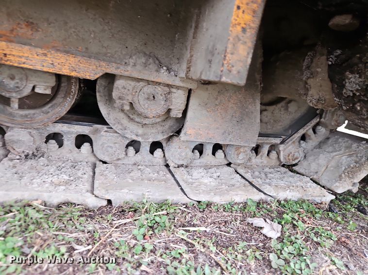 image for item DR8546 2005 LeeBoy L8515 T paver