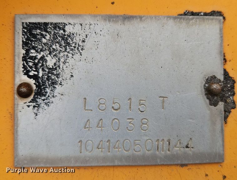 image for item DR8546 2005 LeeBoy L8515 T paver