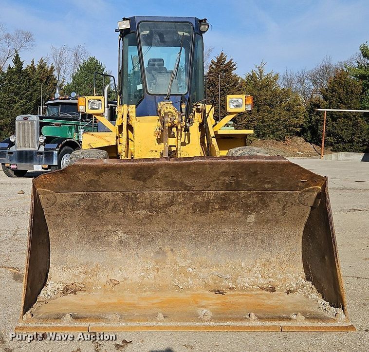 image for item DR8547 1996 Komatsu  WA320-1 wheel loader