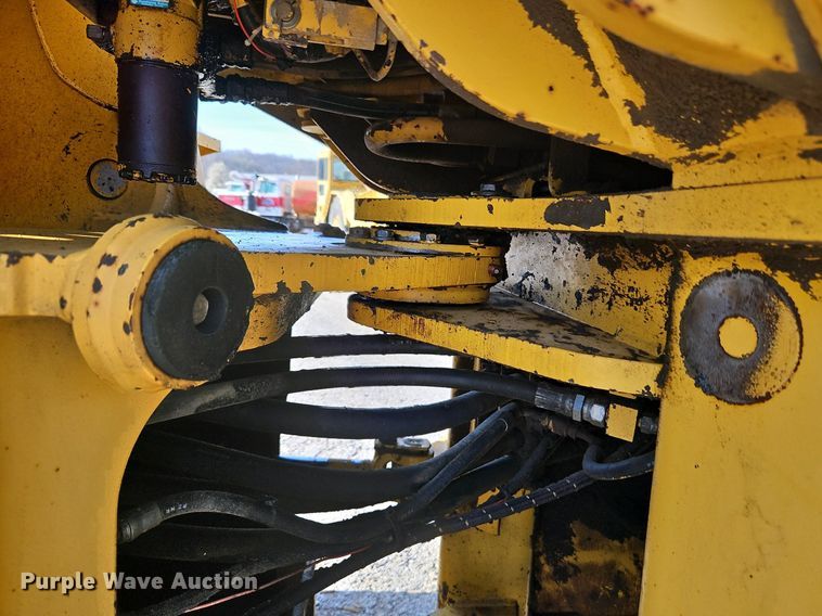 image for item DR8547 1996 Komatsu  WA320-1 wheel loader