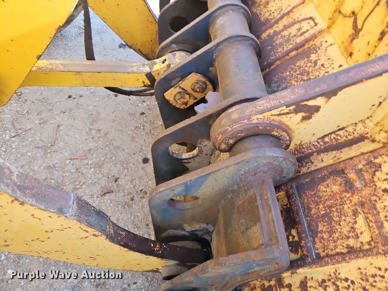 image for item DR8547 1996 Komatsu  WA320-1 wheel loader