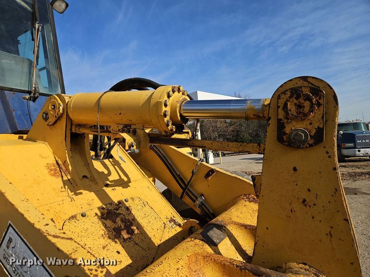 image for item DR8547 1996 Komatsu  WA320-1 wheel loader