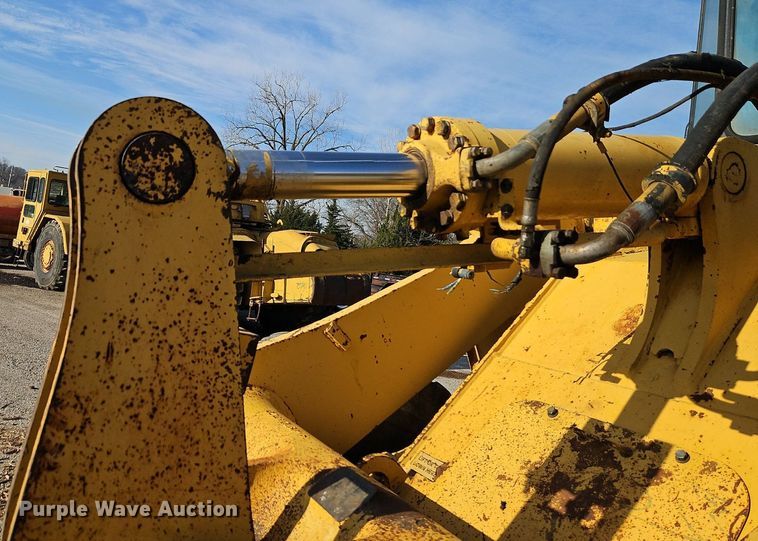 image for item DR8547 1996 Komatsu  WA320-1 wheel loader