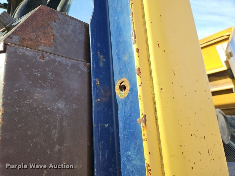 image for item DR8547 1996 Komatsu  WA320-1 wheel loader