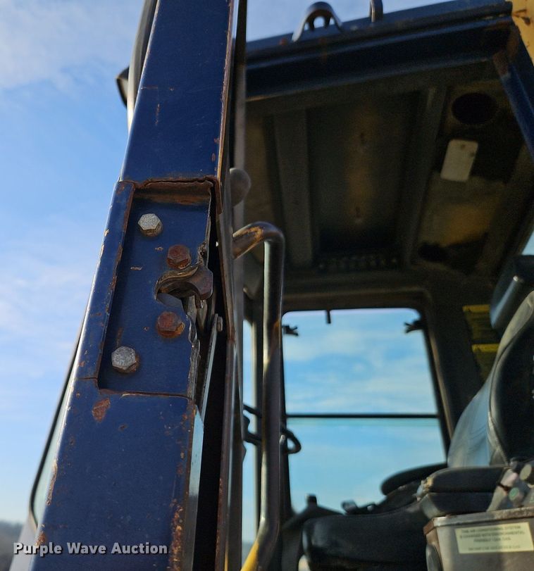 image for item DR8547 1996 Komatsu  WA320-1 wheel loader