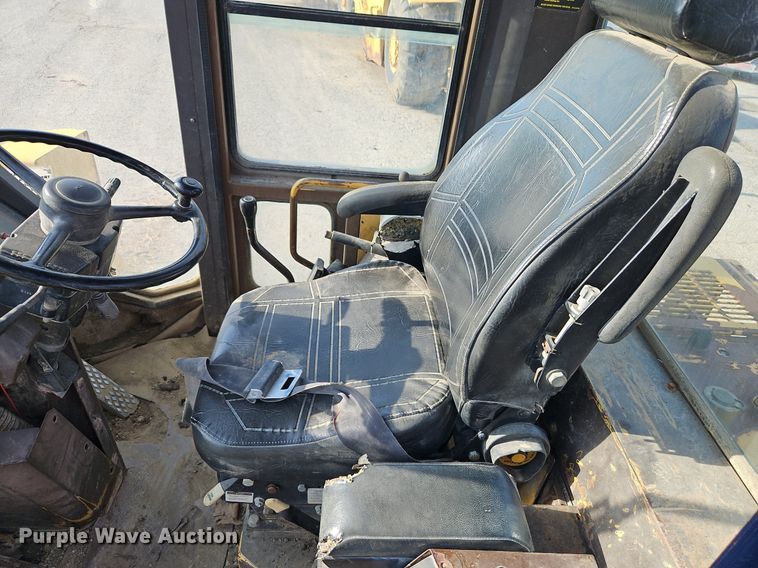 image for item DR8547 1996 Komatsu  WA320-1 wheel loader